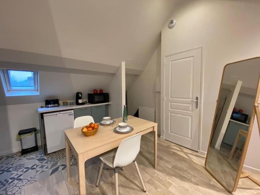 Ferienwohnung Cocon Au Calme En Hyper Centre Château-Renault Exterior foto